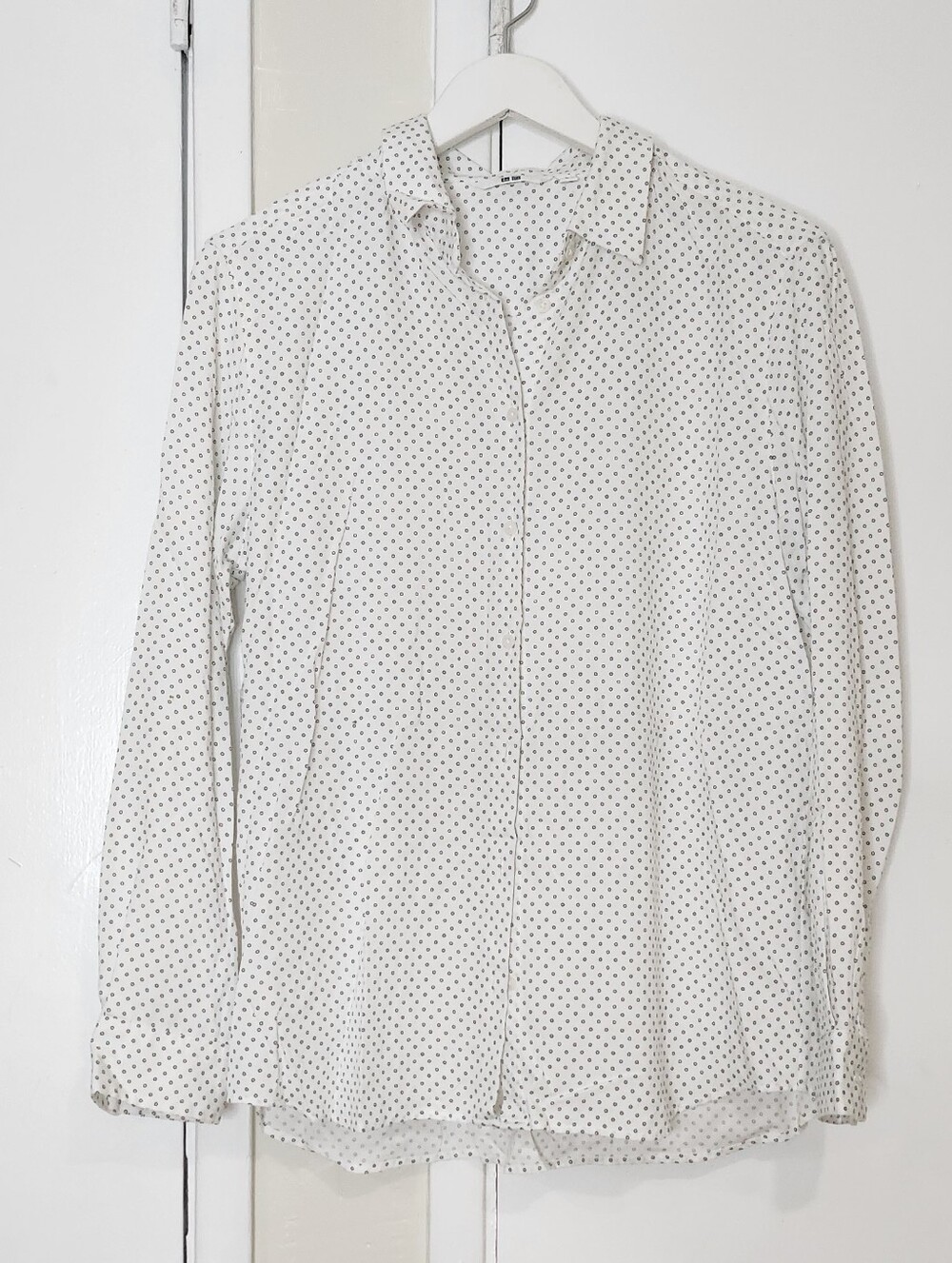 Uniqlo White Button-Down Shirt with Black Polka Dots